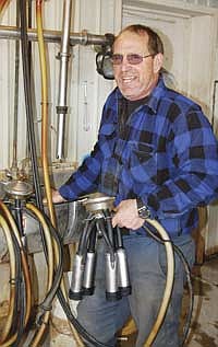 Greg Bernstetter said one thing that helps him keep SCC low on his farm is staying one step ahead of it. A key to this is equipment maintenance. Bernstetter has his entire milking system checked once a year. His herd’s SCC is currently between 100,000 and 125,000.<br /><!-- 1upcrlf -->PHOTO BY JENNIFER BERGGRAFF