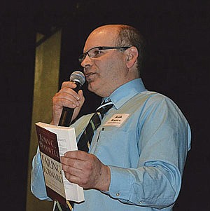 Hank Wagner talks during a presentation he gave during the Carver County Dairy Expo on Feb. 18 in Norwood, Minn. <br /><!-- 1upcrlf -->PHOTO BY JEAN ANNEXSTAD